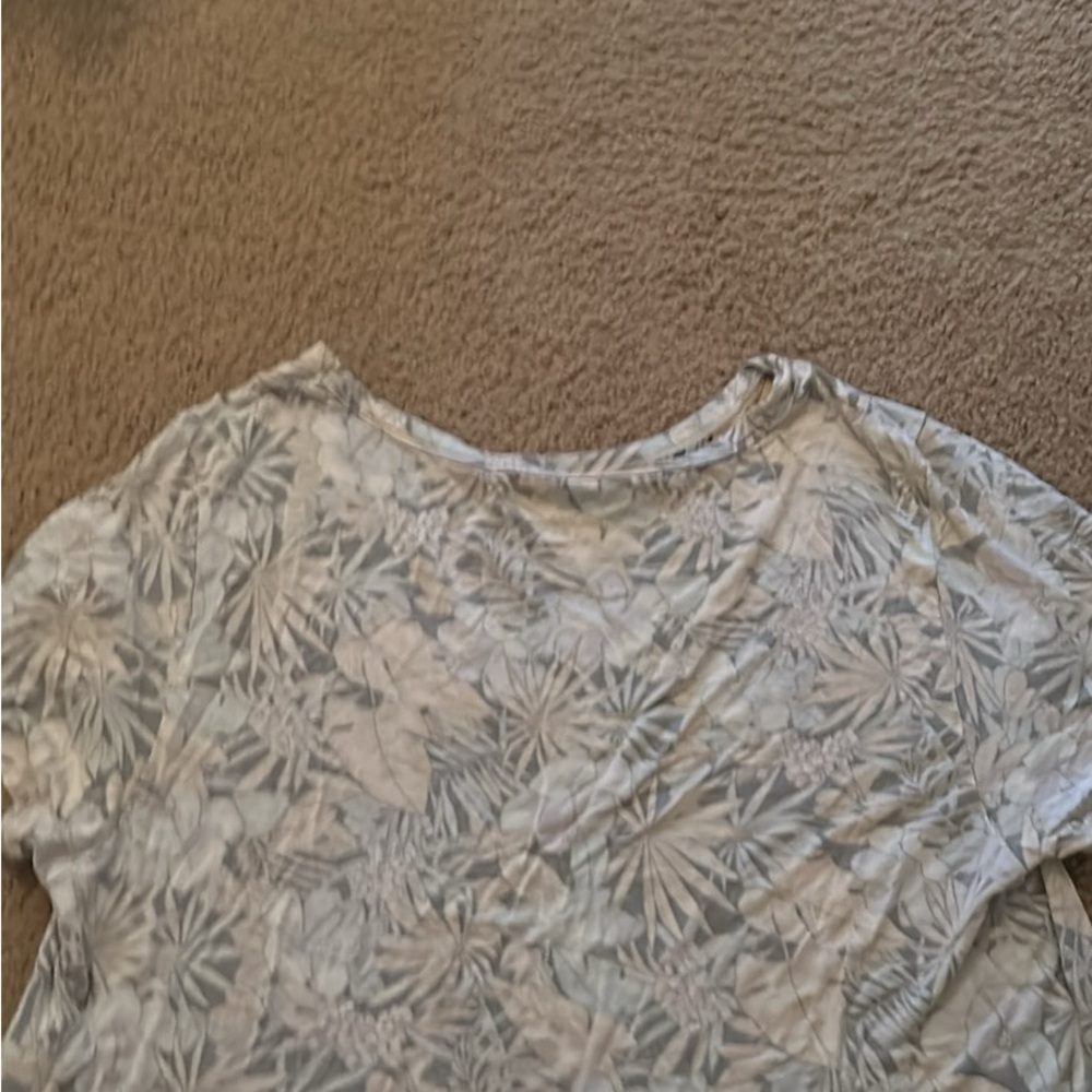 American Eagle Outfitters Blue and White Short Sleeve Blouse